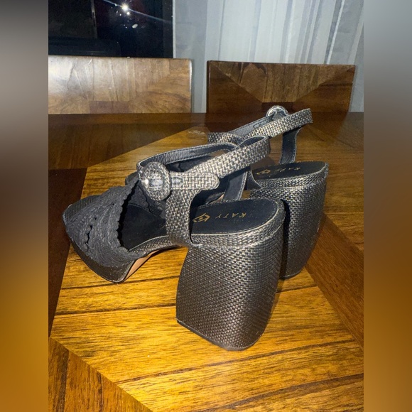 NWT KATY PERRY HTE MEADOW UPPER CROCHET BLACK SANDALS PLATFORM  SIZE 9.5 - Picture 6 of 6